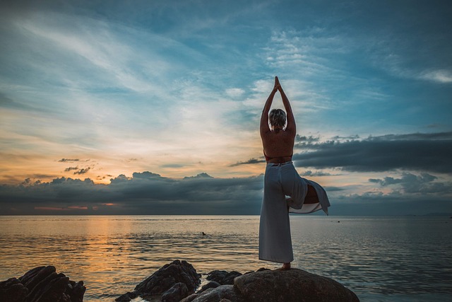 Yoga på farten: Foldbar gymnastikmåtte revolutionerer din rejsetræning